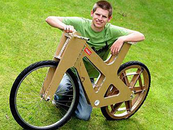 Британский студент создал первый в мире велосипед из картона